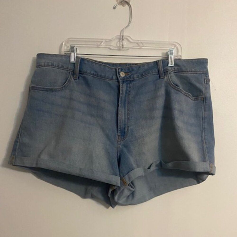 Old Navy High-Rise wow cuffed denim shorts, size 22